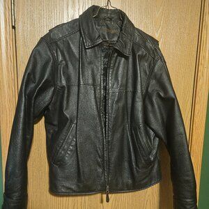 Men's St. John's Bay leather bomber jacket, size Medium